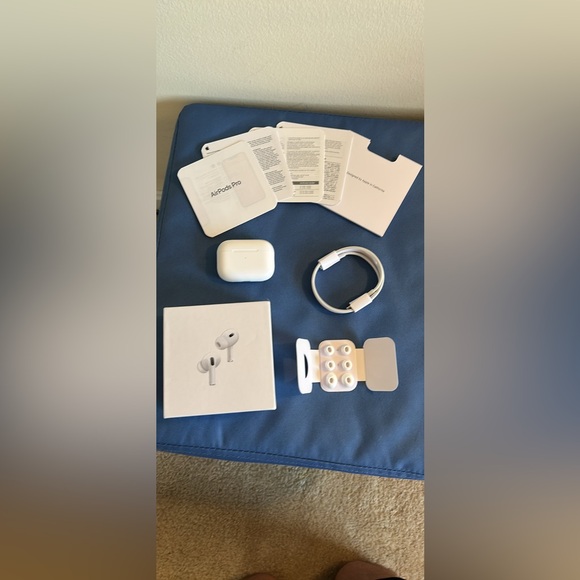 Apple AirPods Pro (best offer)